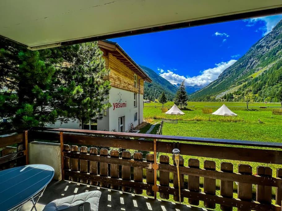 Panorama Apartment For 4 Near Zermatt Täsch Exteriér fotografie